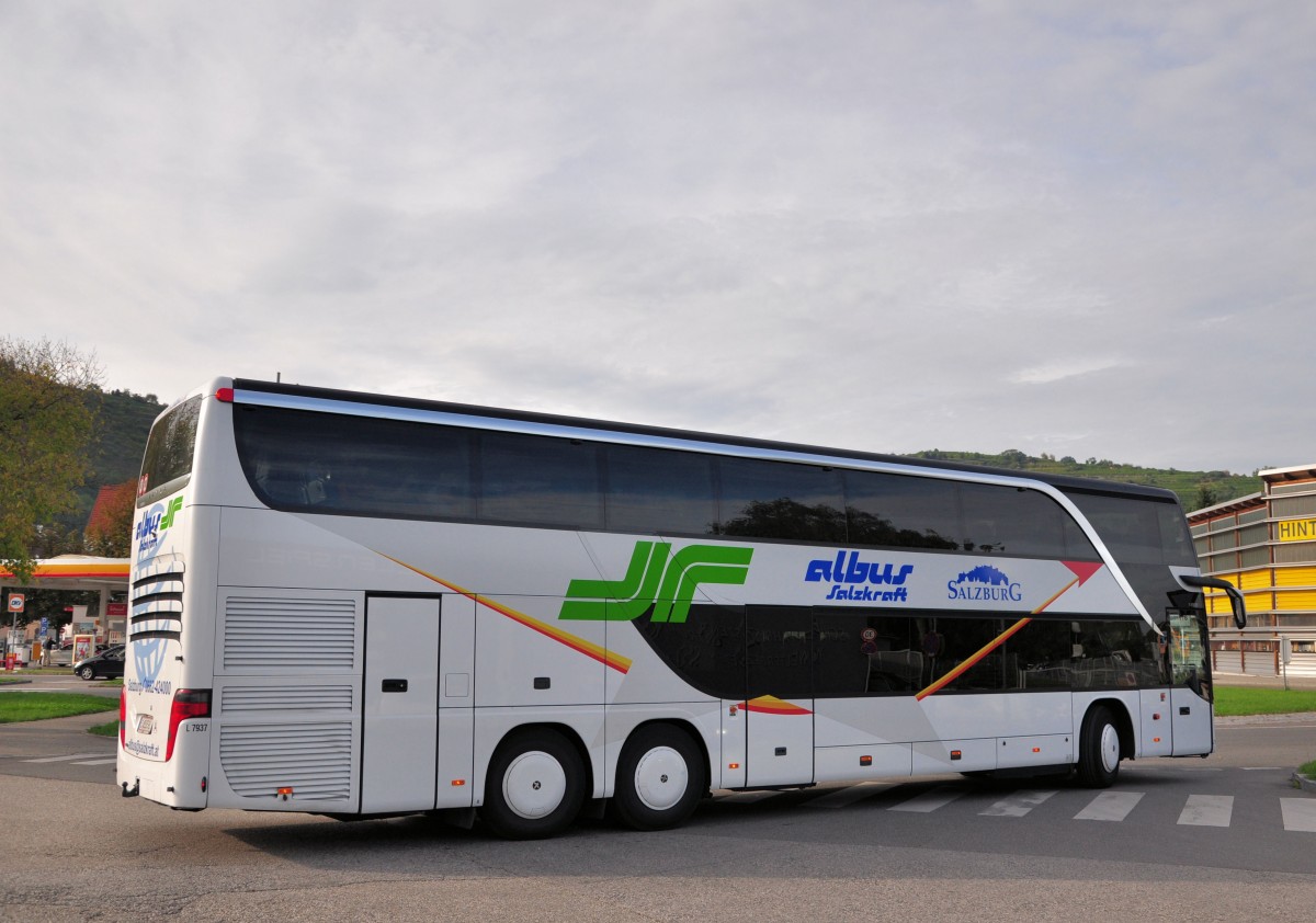 Setra 431 DT von Albus Salzkraft aus Salzburg am 20.9.2014 in Krems gesehen.