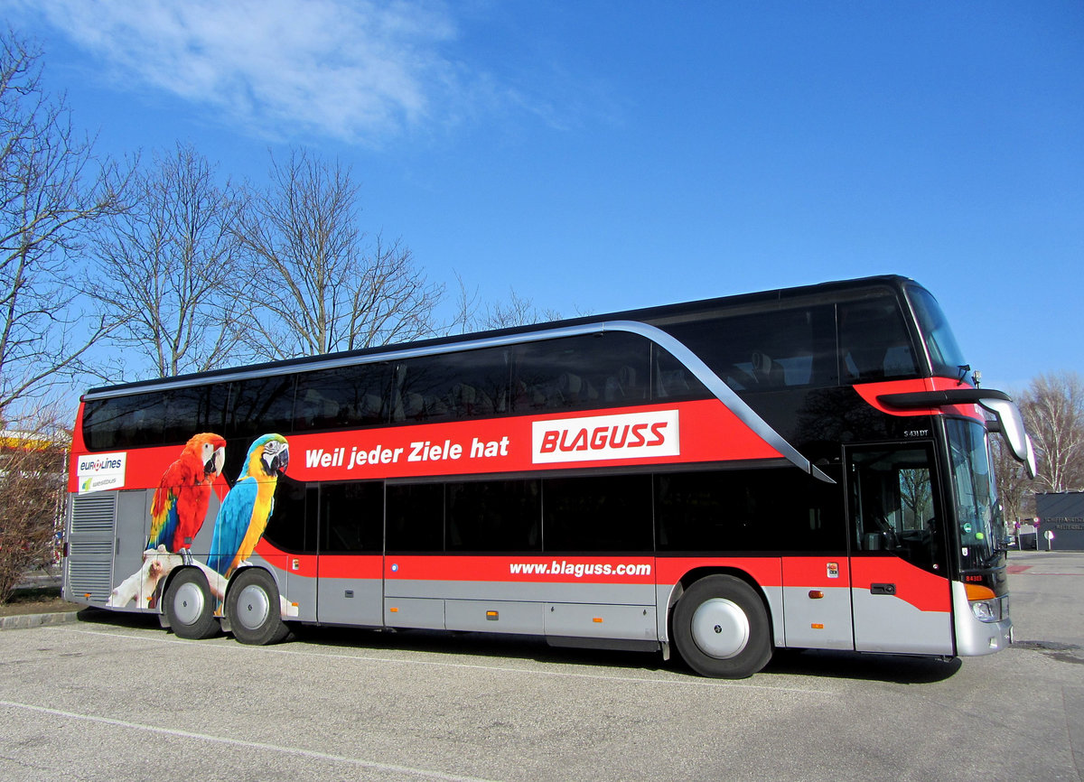 Setra 431 DT von Blaguss Reisen aus Wien in Krems gesehen.