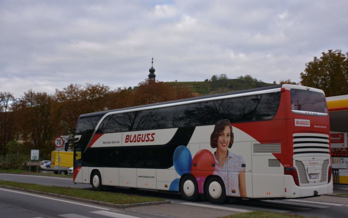 Setra 431 DT von Blaguss Reisen aus Wien 10/2017 in Krems.