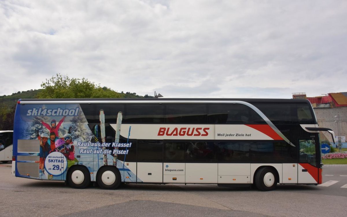 Setra 431 DT von Blaguss Reisen aus Wien 2018 in Krems.