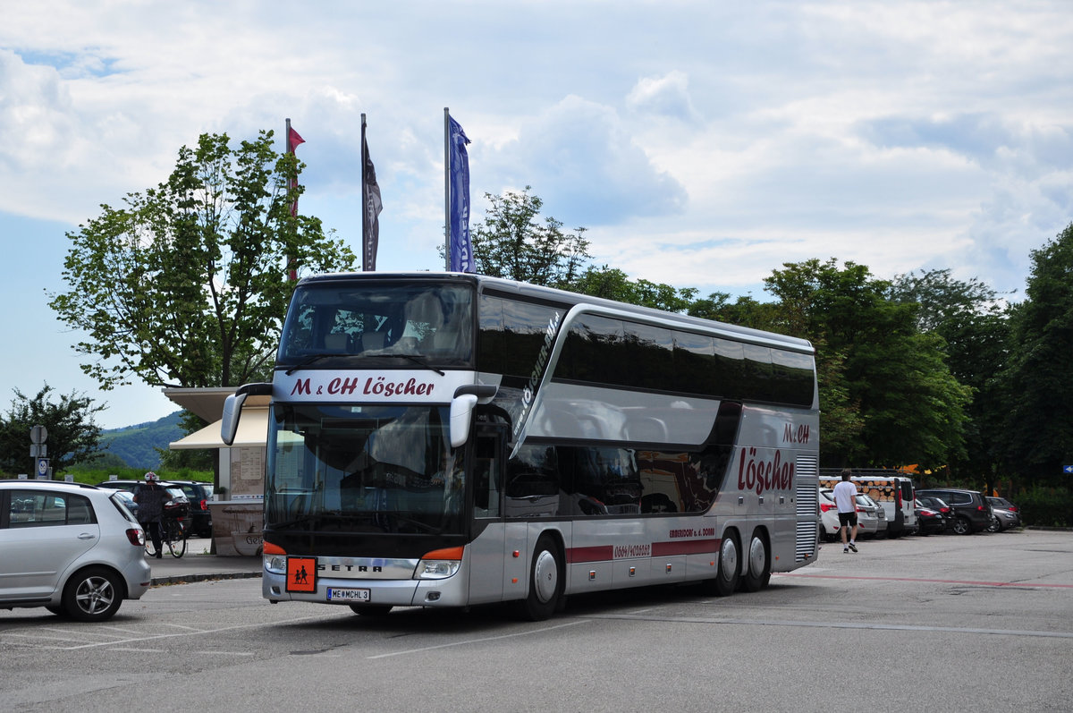 Setra 431 DT von Lscher Reisen aus Niedersterreich in Krems gesehen.