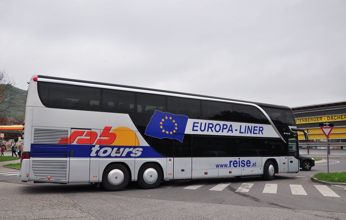 Setra 431 DT von SAB Reisen aus sterreich am 11.10.2014 in Krems.