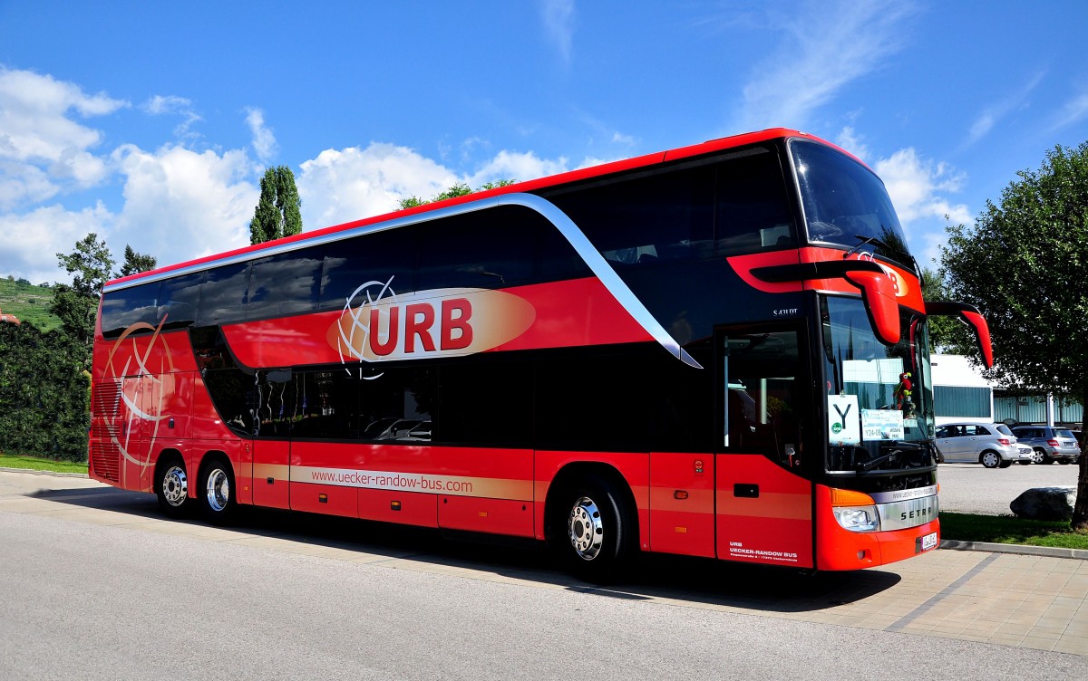 Setra 431 DT von URB aus der BRD am 25.August 2014 in Krems gesehen.