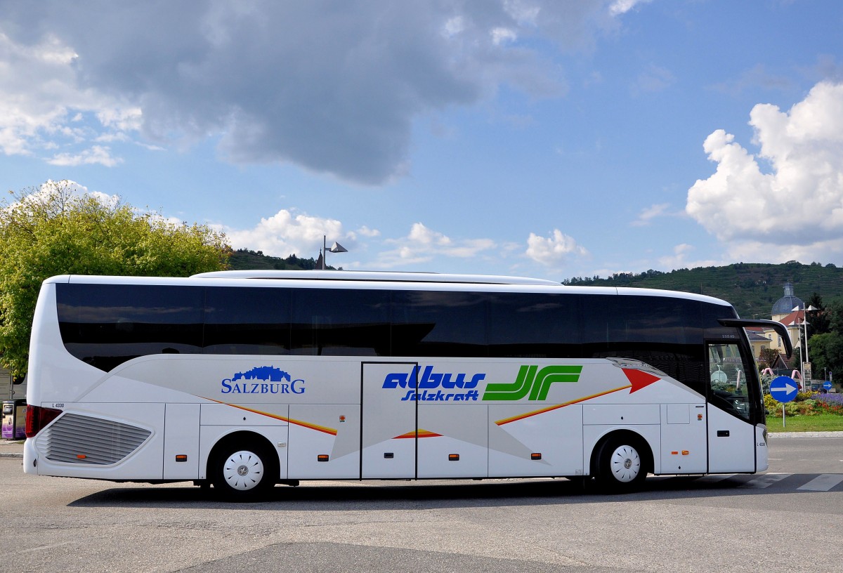 SETRA 515 HD von ALBUS-SALZKRAFT aus sterreich im August 2013 in Krems an der Donau.