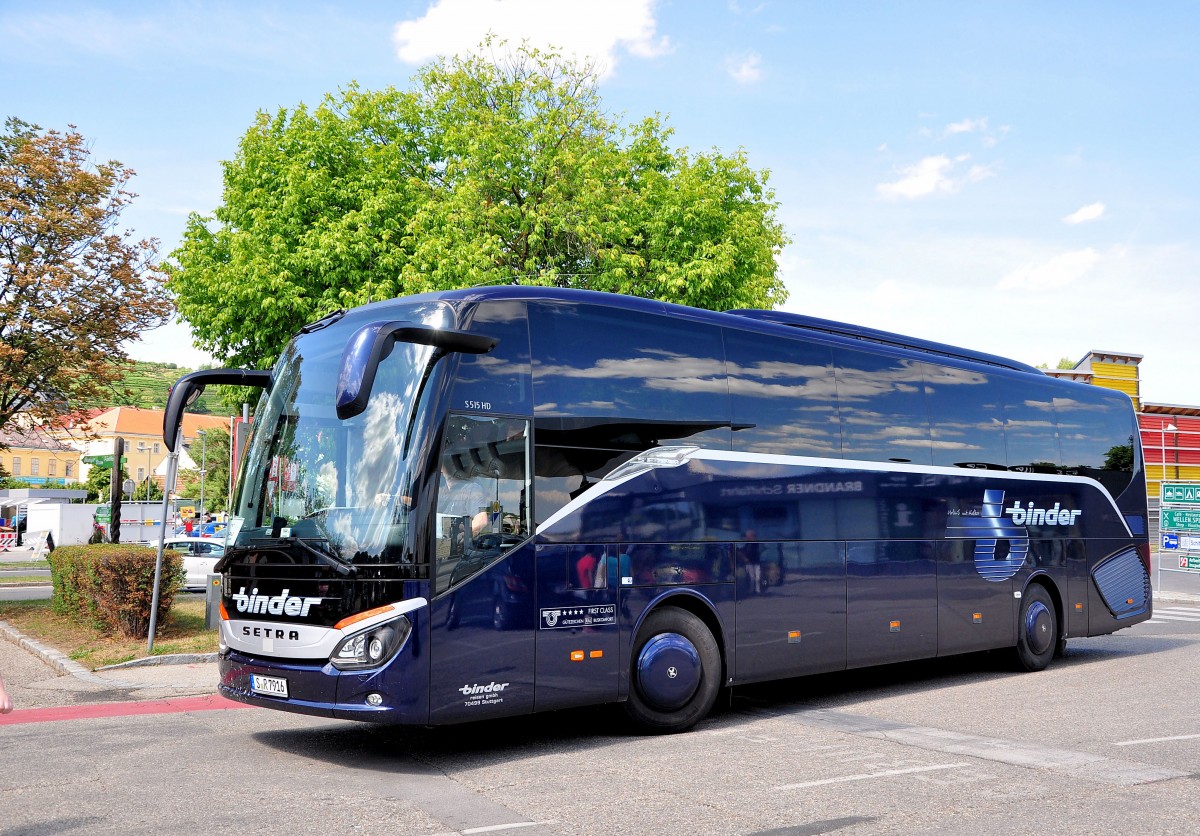 Setra 515 HD von Binder Reisen aus der BRD in Krems.