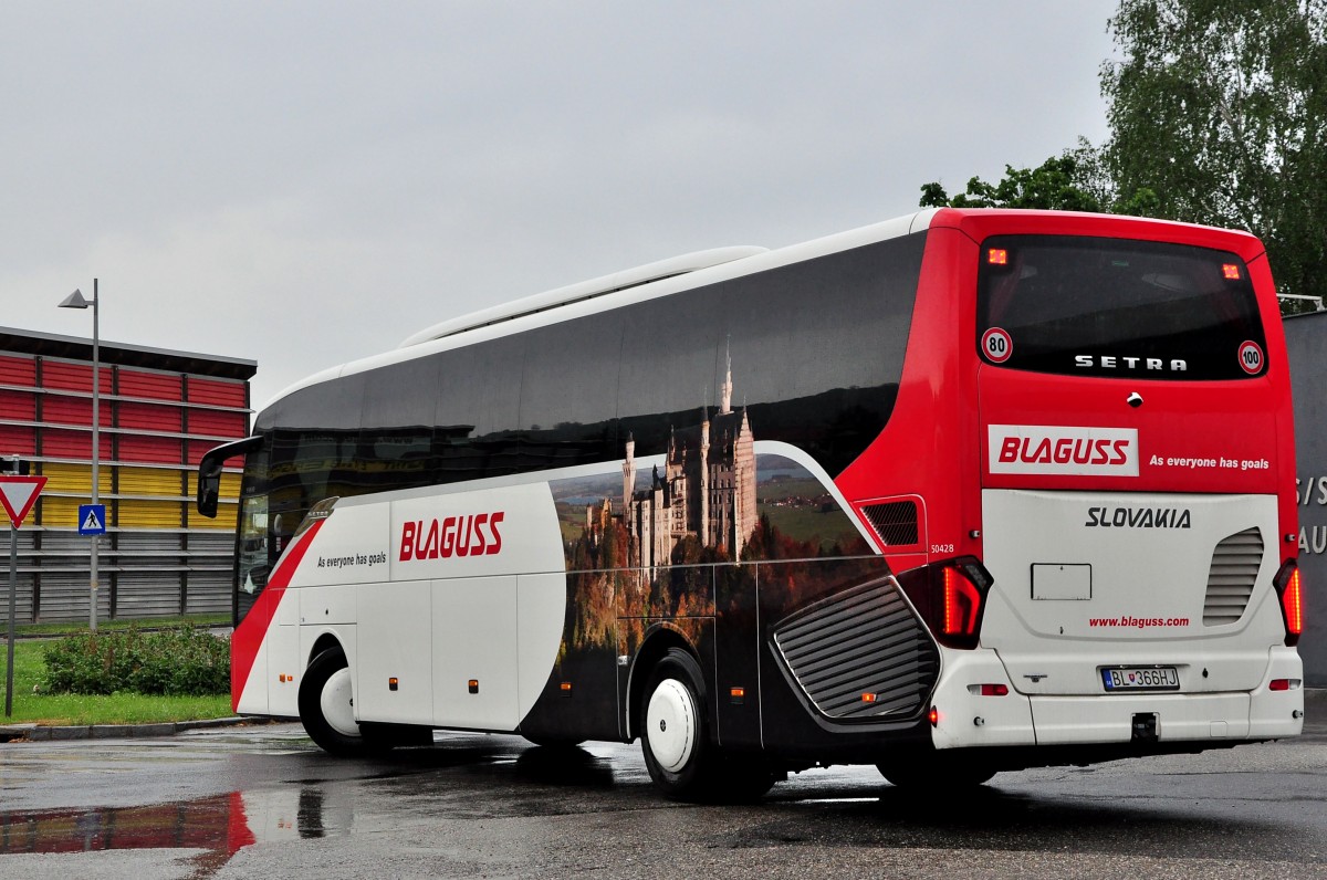 Setra 515 HD (BL-366HJ) von Blaguss Slowakei am 23.5.2015 in Krems.