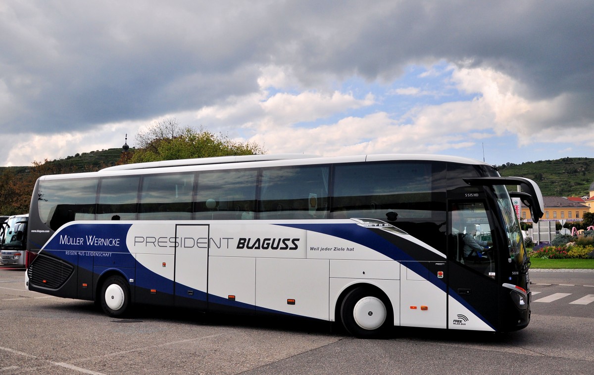 Setra 515 HD von Blaguss aus Wien am 21.August 2014 in Krems.