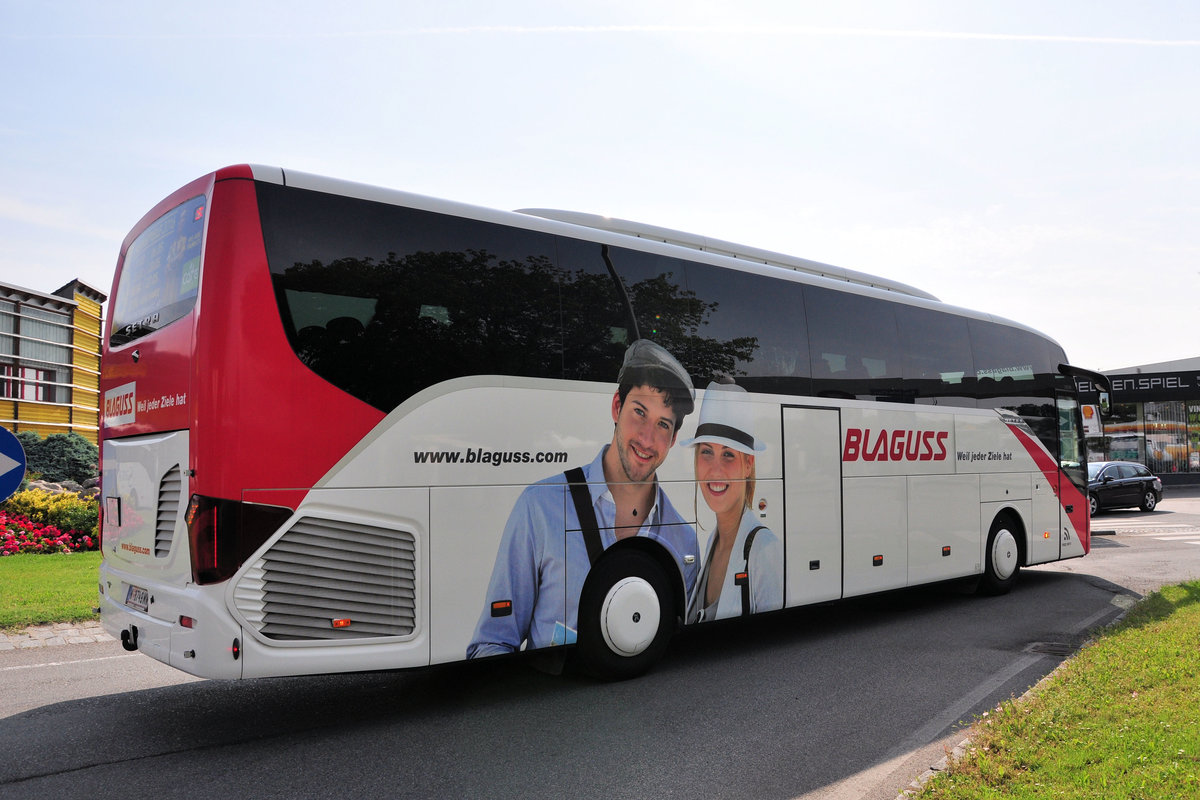 Setra 515 HD von Blaguss aus Wien in Krems unterwegs.