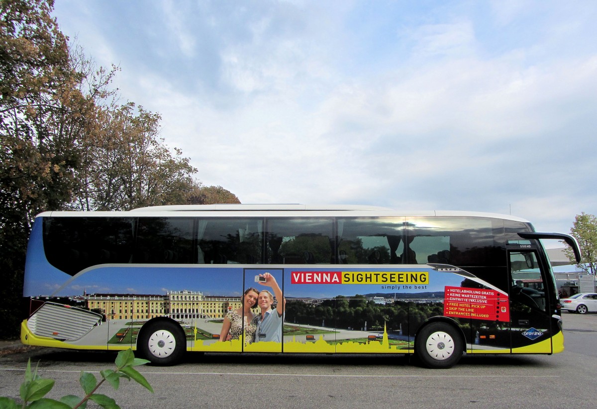 SETRA 515 HD von BLAGUSS Reisen / Wien im September 2013 in Krems gesehen.