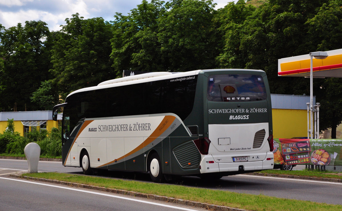 Setra 515 HD von Blaguss-Schweighofer & Zhrer Reisen aus sterreich in Krems unterwegs.