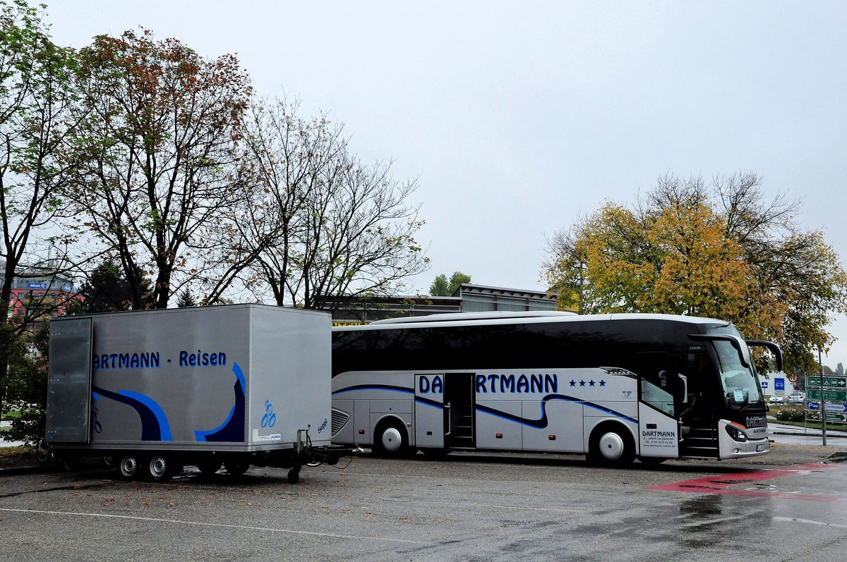 Setra 515 HD von Dartmann Reisen (mit Radanhnger) in Krems gesehen.