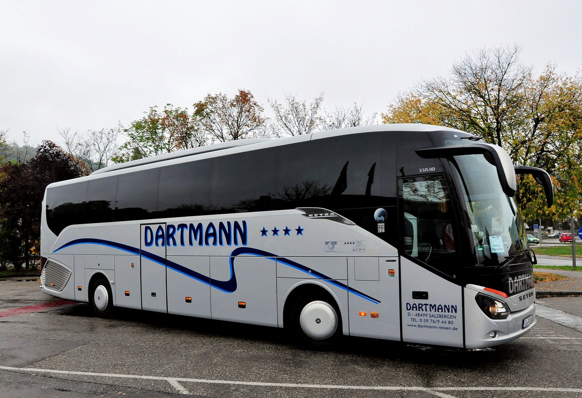 Setra 515 HD von Dartmann Reisen in Krems gesehen.