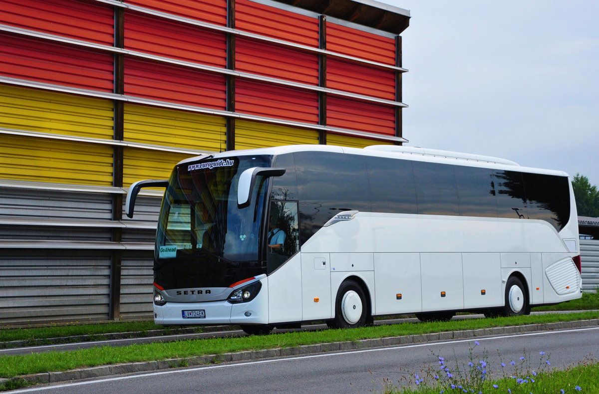 Setra 515 HD von Euroguide aus Ungarn in Krems gesehen.