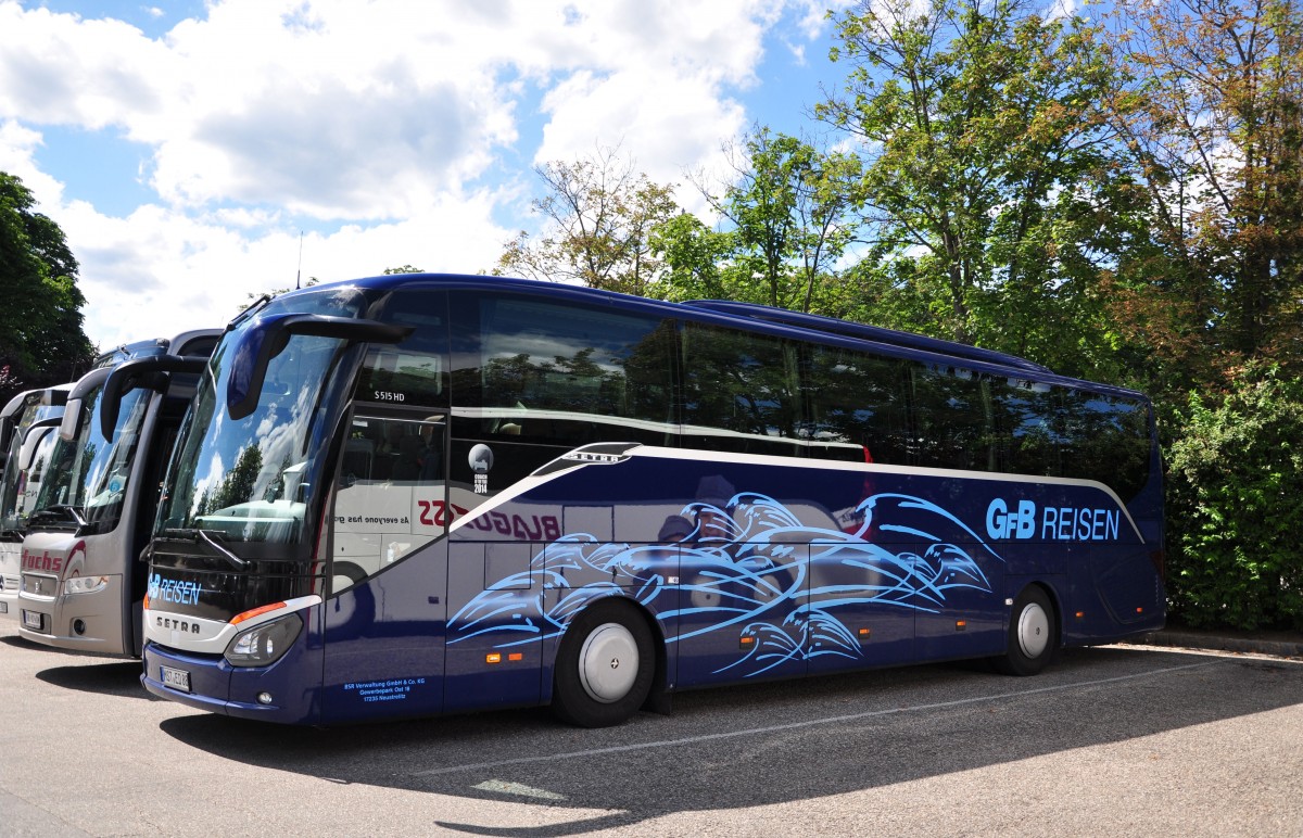 Setra 515 HD von GfB Reisen aus der BRD im Juni 2015 in Krems.