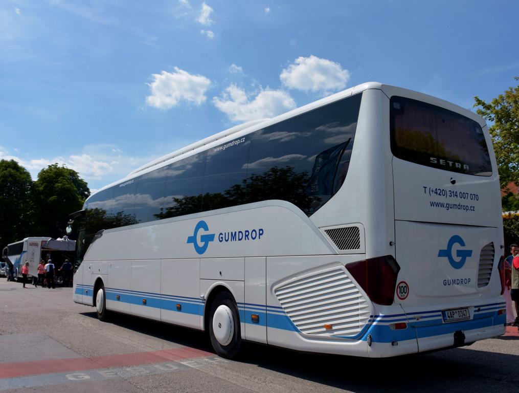 Setra 515 HD von Gumdrop Reisen aus der CZ 06/2018 in Krems.