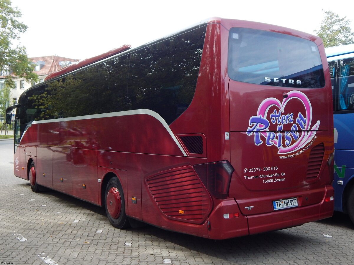 Setra 515 HD von Herz Reisen aus Deutschland in Waren.