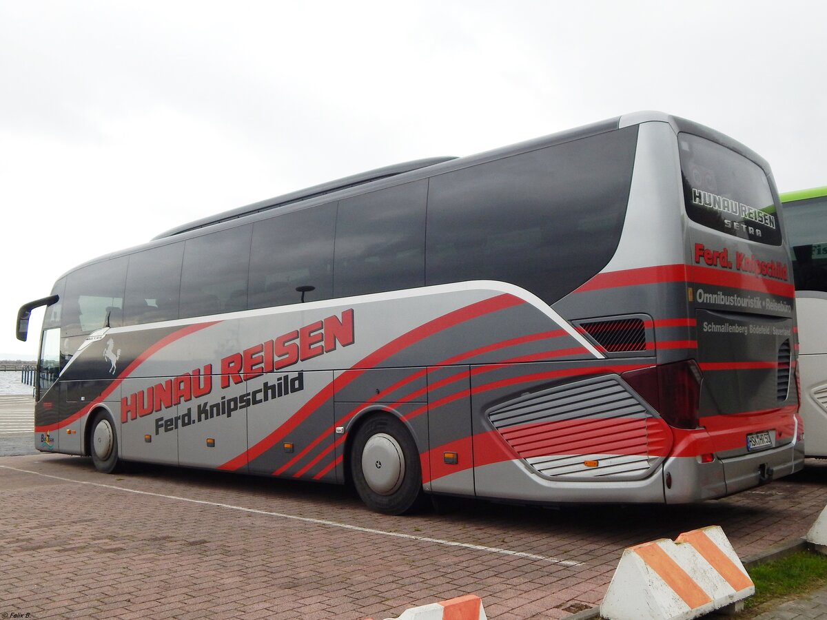 Setra 515 HD von Hunau Reisen-Knipschild aus Deutschland im Stadthafen Sassnitz.