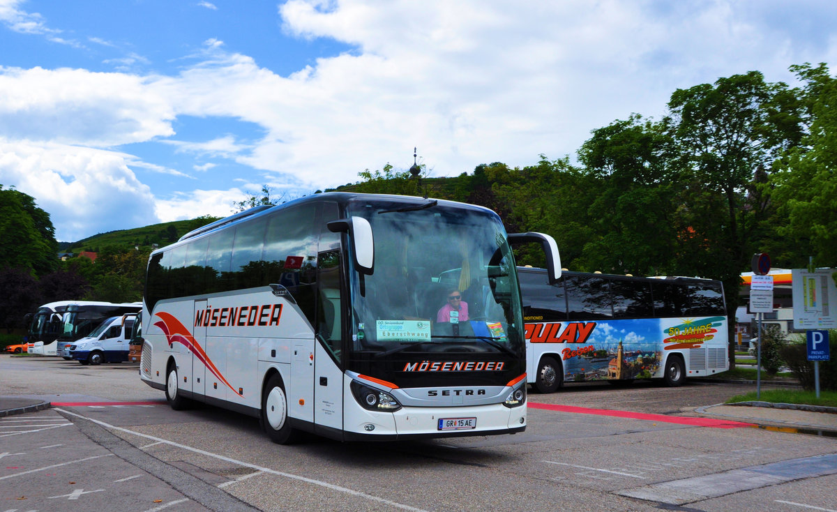 Setra 515 HD von Mseneder Reisen aus sterreich in Krems gesehen.