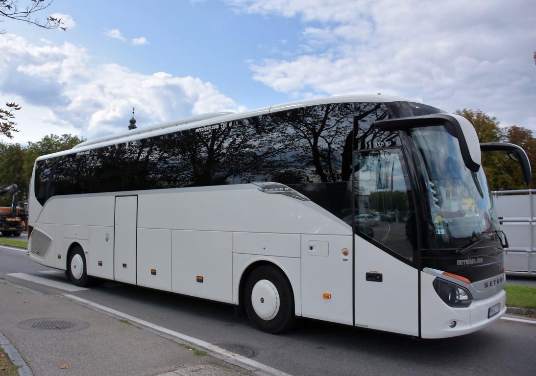 Setra 515 HD von MR Reisen aus Ungarn 2017 in Krems.