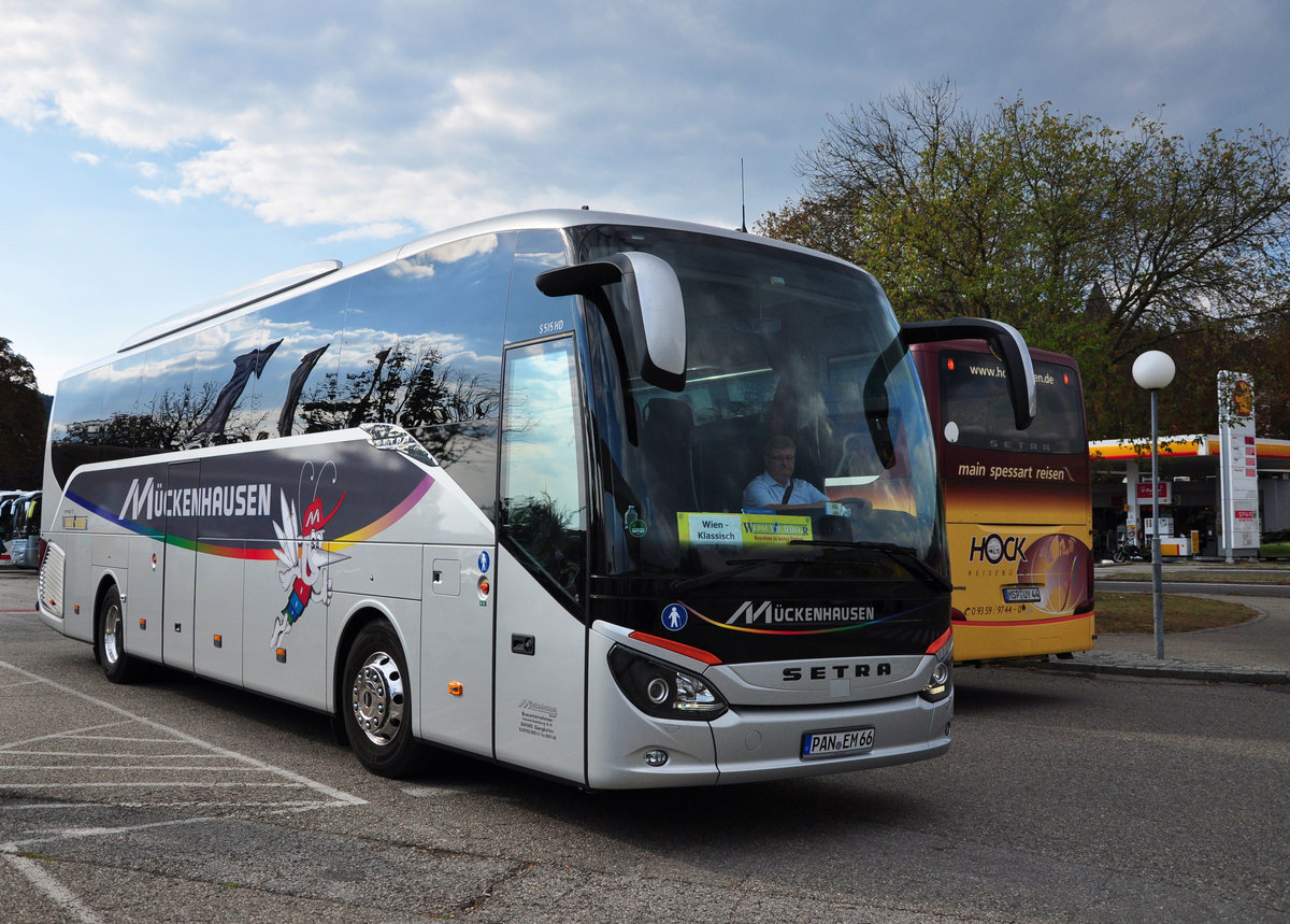 Setra 515 HD von Mckenhausen Reisen aus der BRD in Krems.