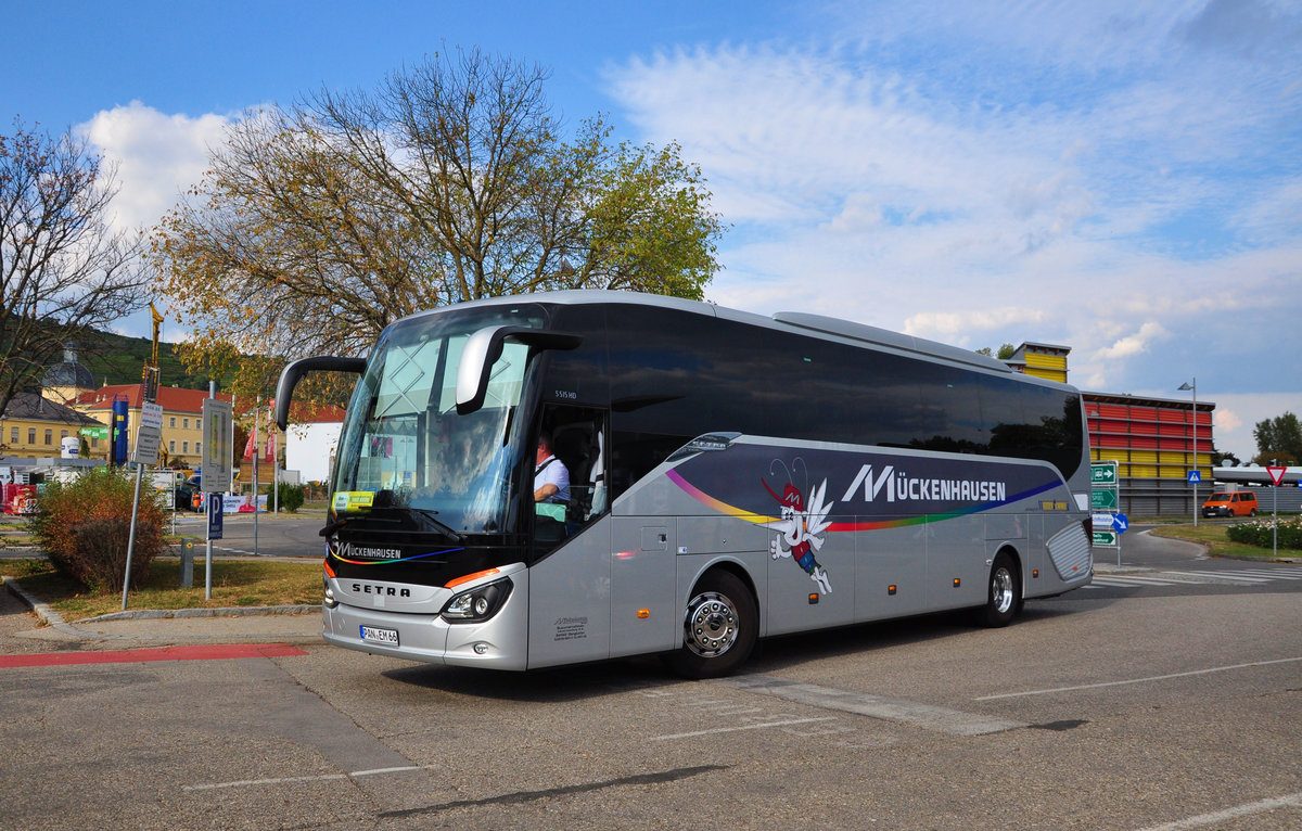 Setra 515 HD von Mckenhausen Reisen aus der BRD in Krems.