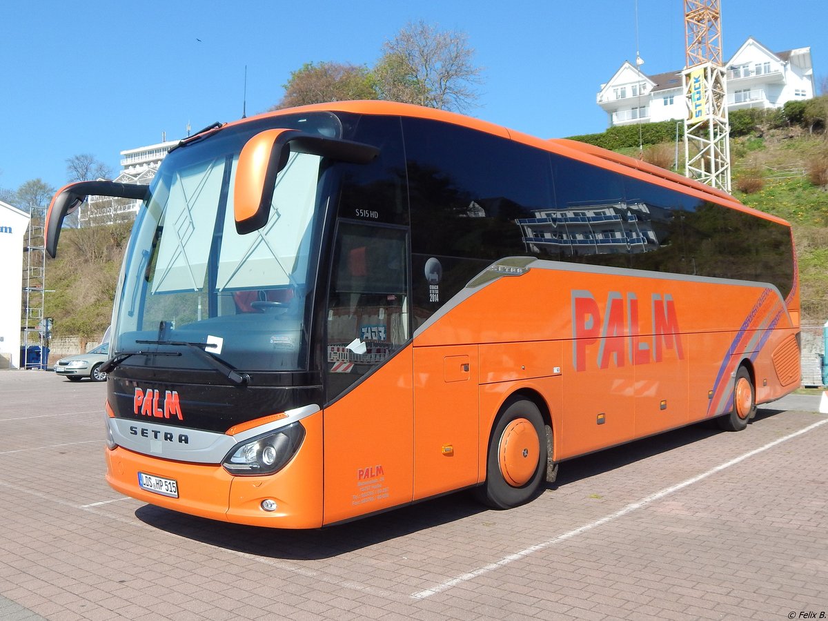 Setra 515 HD von Palm aus Deutschland im Stadthafen Sassnitz.