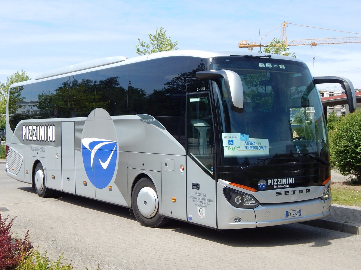 Setra 515 HD von Pizzinini aus Italien in Waren.