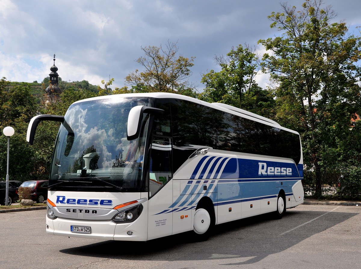 Setra 515 HD von REESE Reisen aus der BRD im Juni 2015 in Krems gesehen.