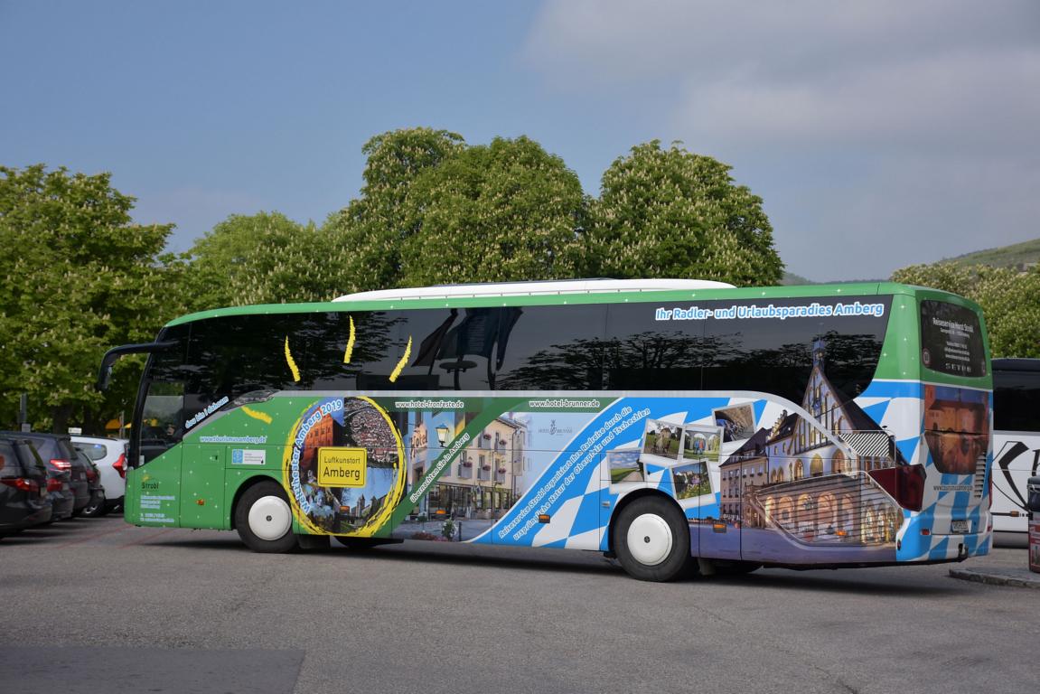 Setra 515 HD vom Reiseservice Horst Strobl aus der BRD in Krems.