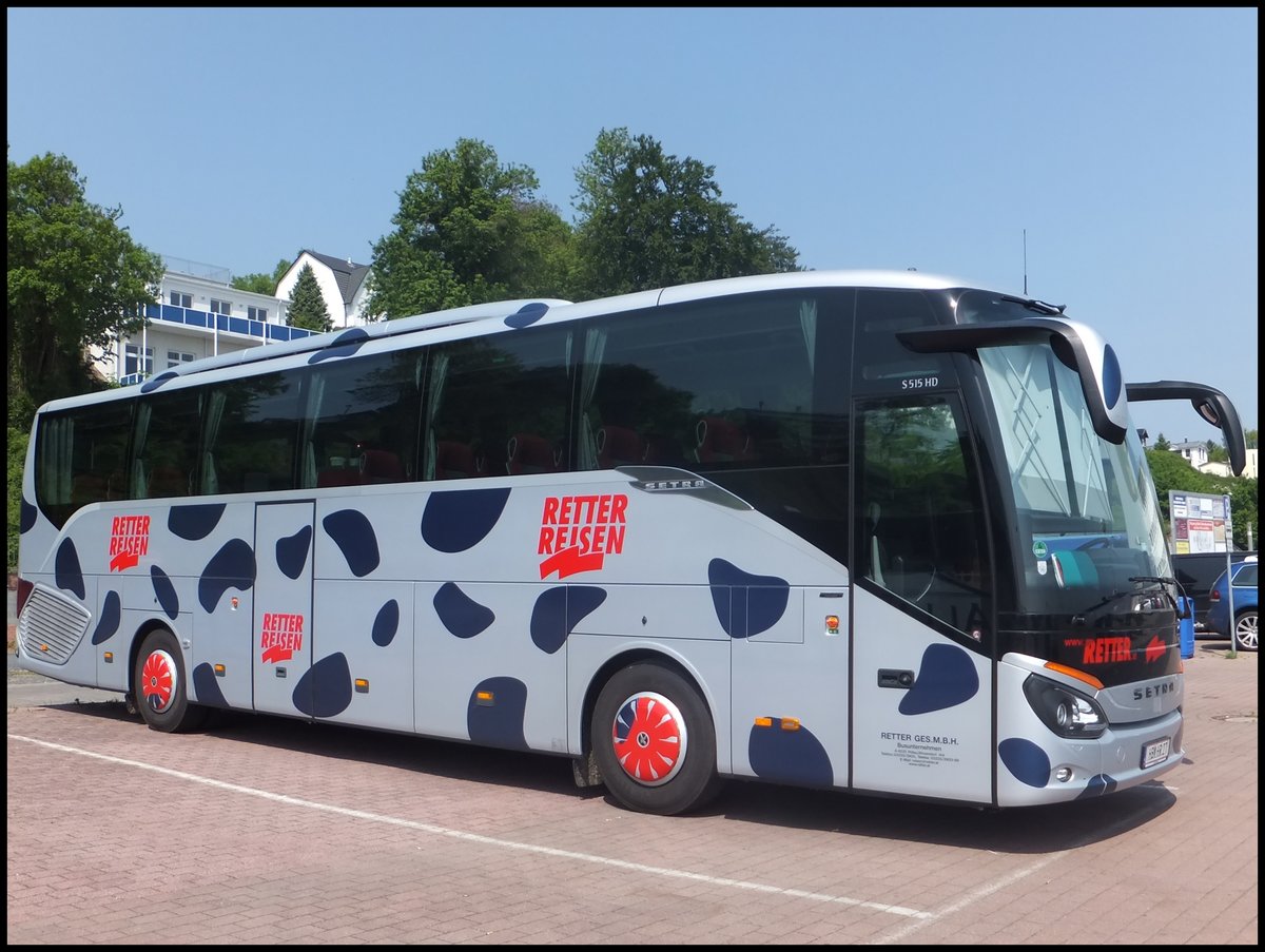 Setra 515 HD von Retter Reisen aus Österreich im Stadthafen Sassnitz.