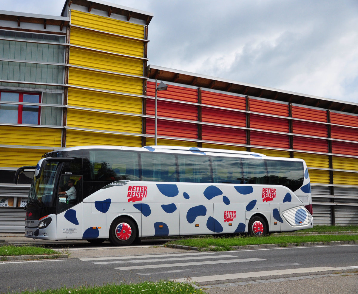 Setra 515 HD von RETTER Reisen aus sterreich in Krems unterwegs.