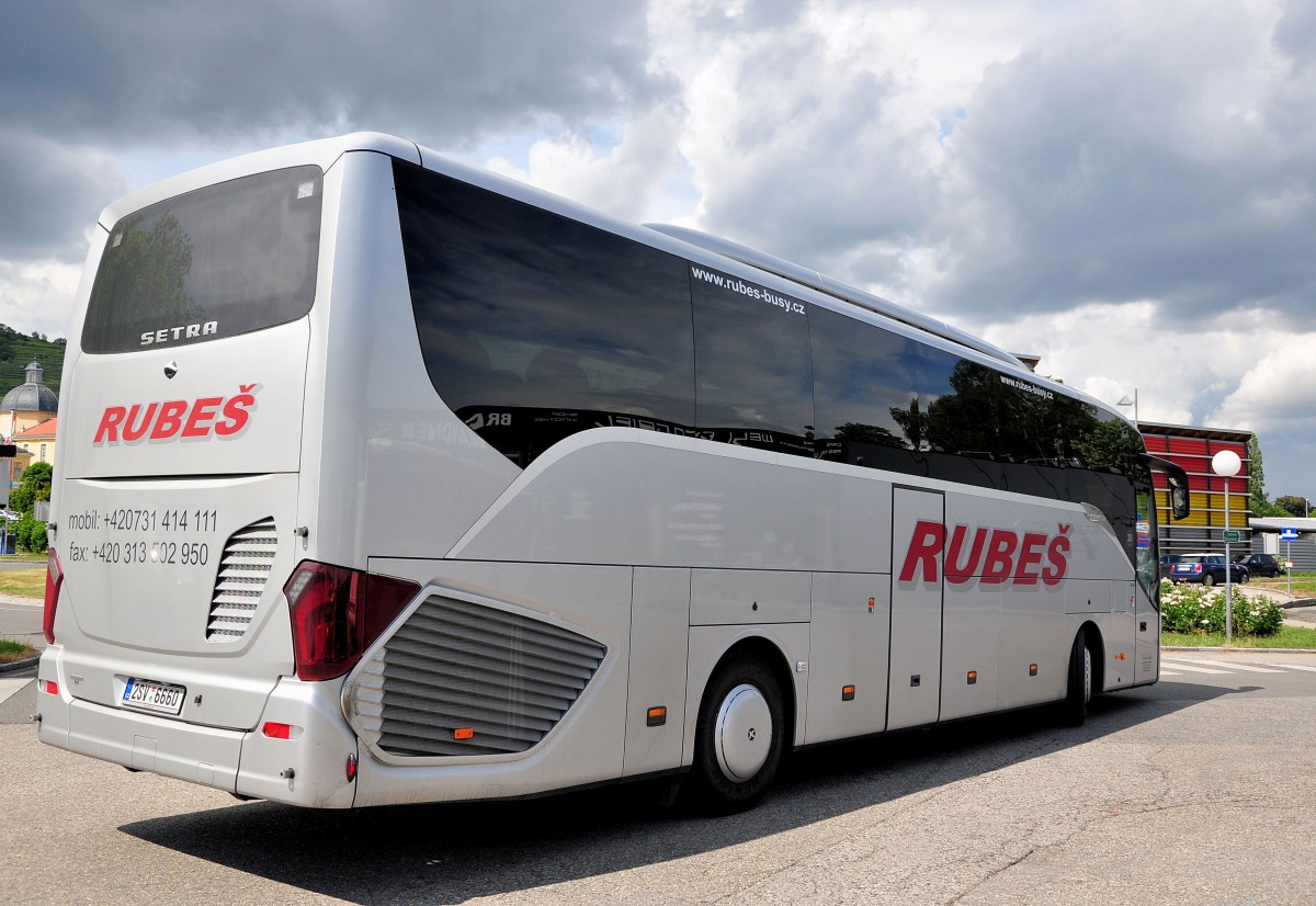 Setra 515 HD von Rubes aus der Cz im Juni 2015 in Krems gesehen.