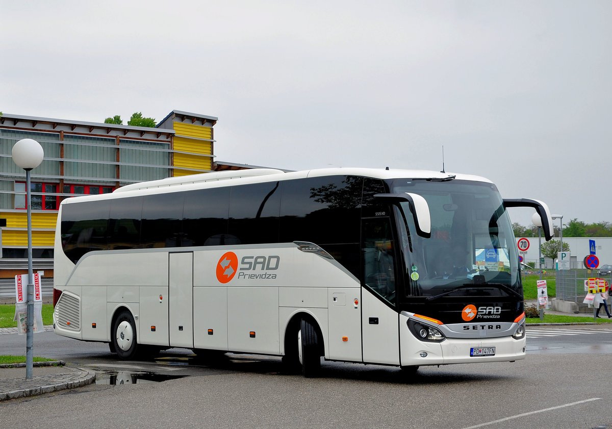 Setra 515 HD von SAD Prievidza aus der SK in Krems.