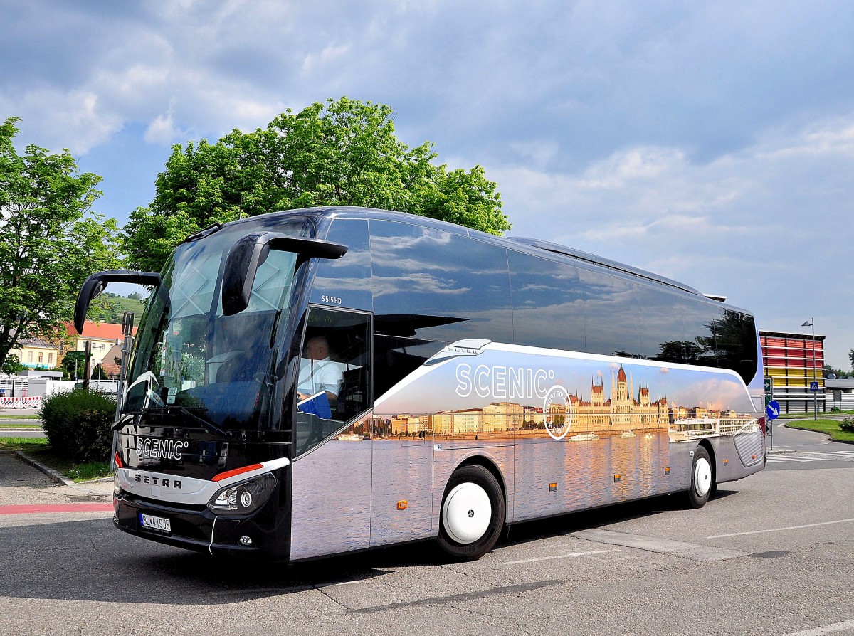 Setra 515 HD von Scenic tours ( Blaguss) aus der Slowakei im Mai 2015 in Krems.