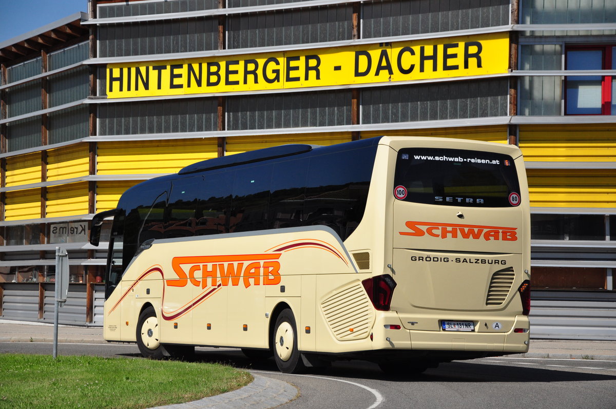 Setra 515 HD von SCHWAB Reisen aus sterreich in Krems gesehen.