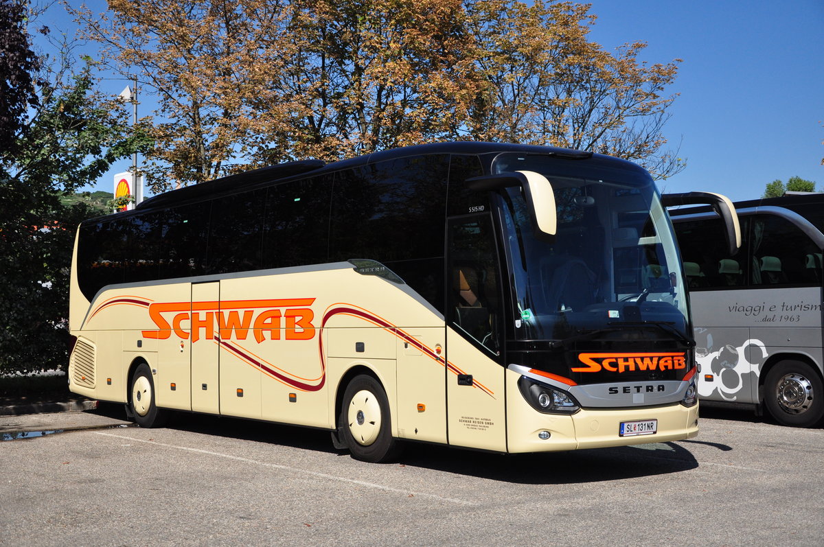 Setra 515 HD von SCHWAB Reisen aus sterreich in Krems gesehen.