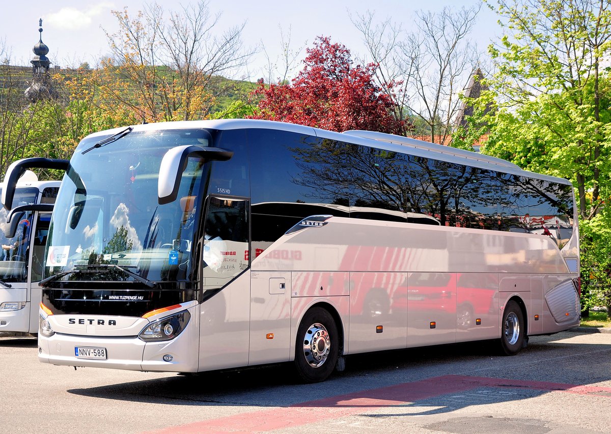 Setra 515 HD von Tuzpenge.hu in Krems gesehen.