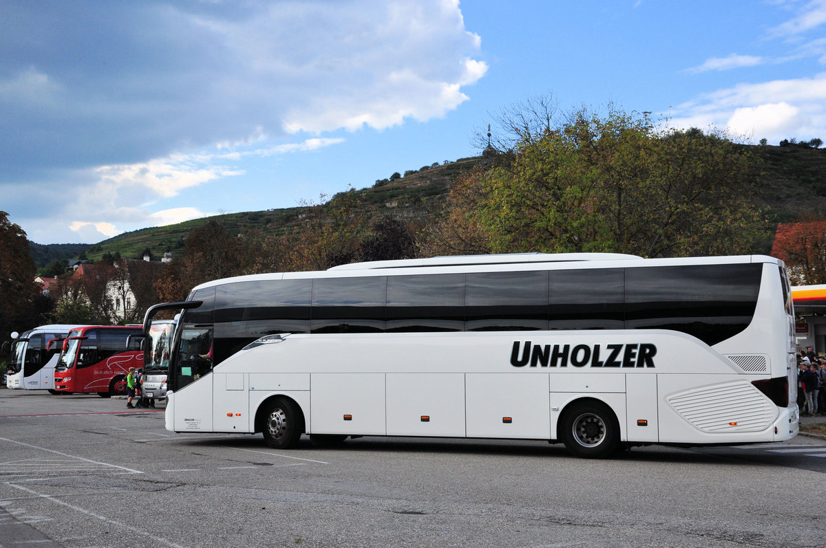 Setra 515 HD von UNHOLZER Reisen aus der BRD in Krems.