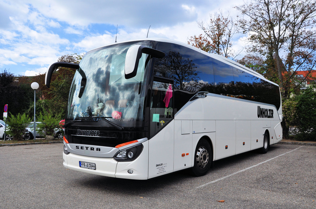 Setra 515 HD von UNHOLZER Reisen aus der BRD in Krems.