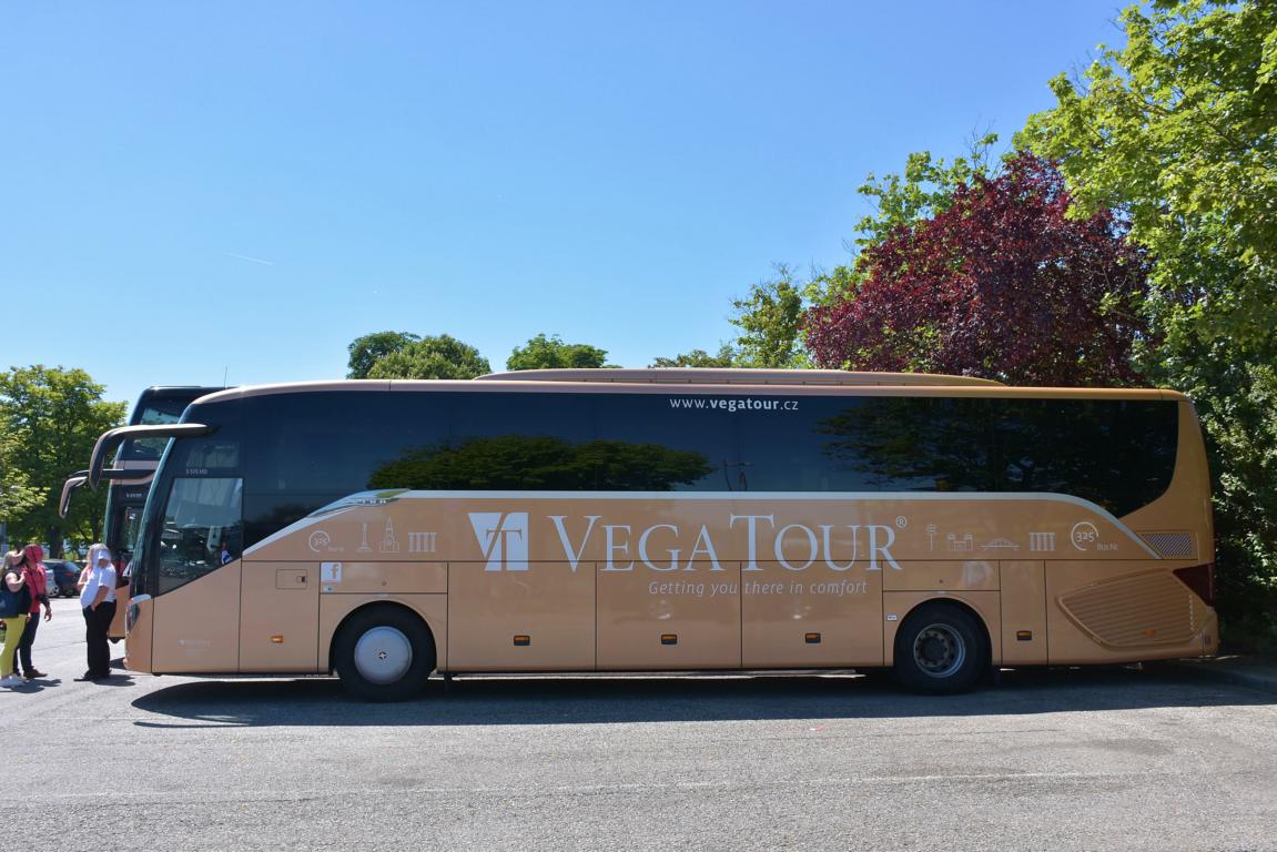 Setra 515 HD von Vega Tour aus der CZ.