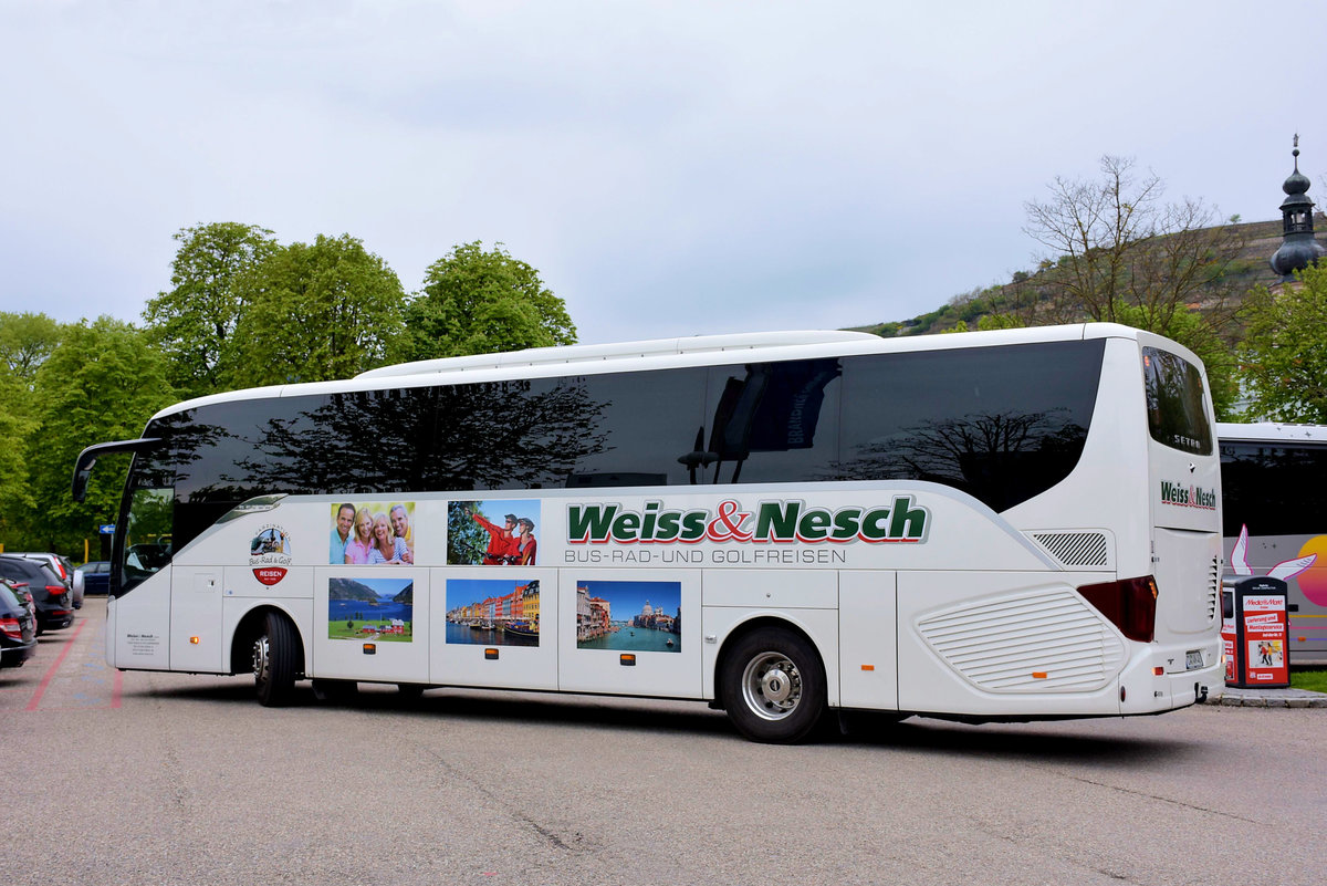 Setra 515 HD von Weiss & Nesch Reisen aus der BRD in Krems.