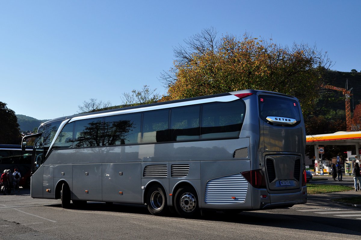 Setra 515 HDH aus der BRD in Krems.