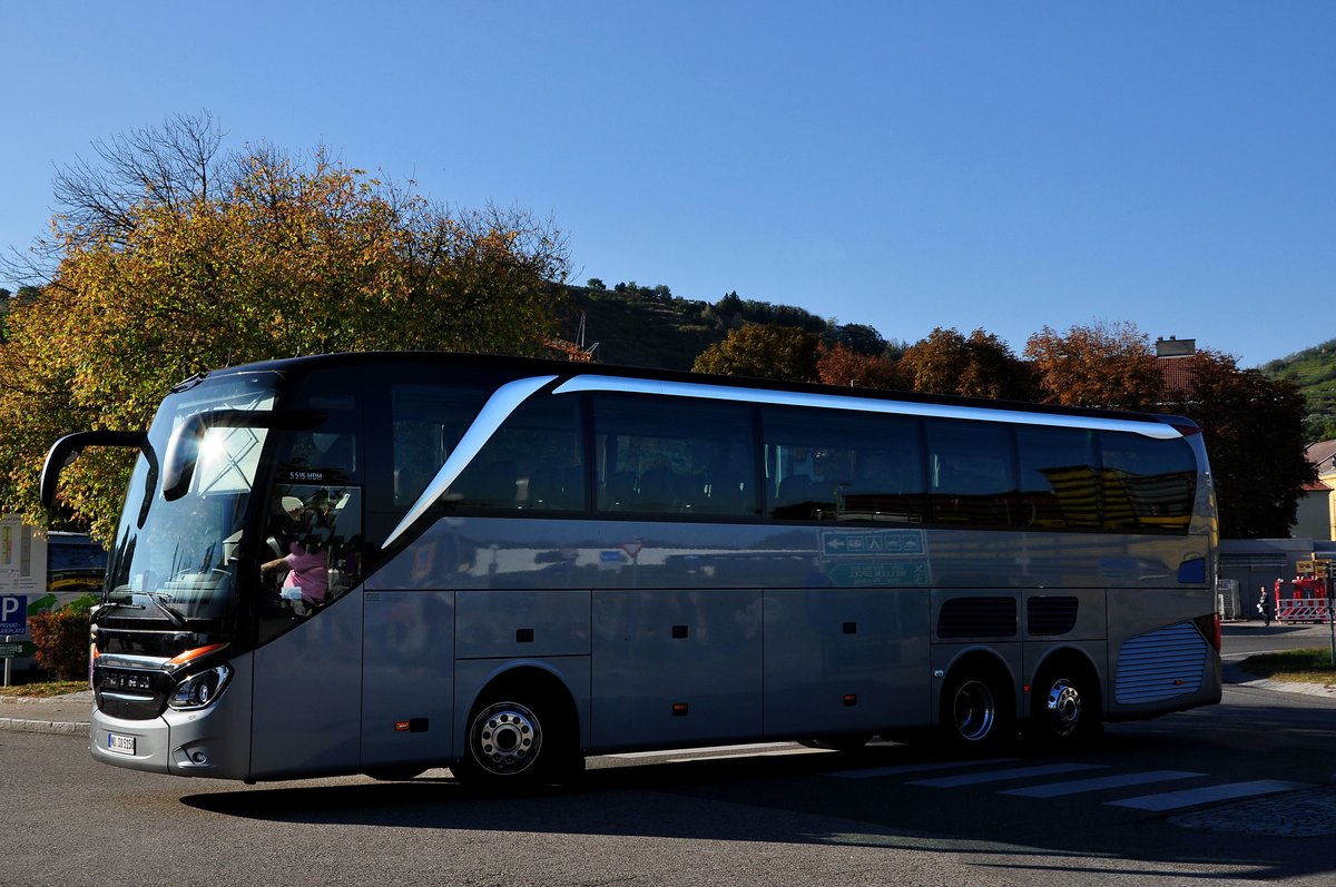 Setra 515 HDH aus der BRD in Krems.