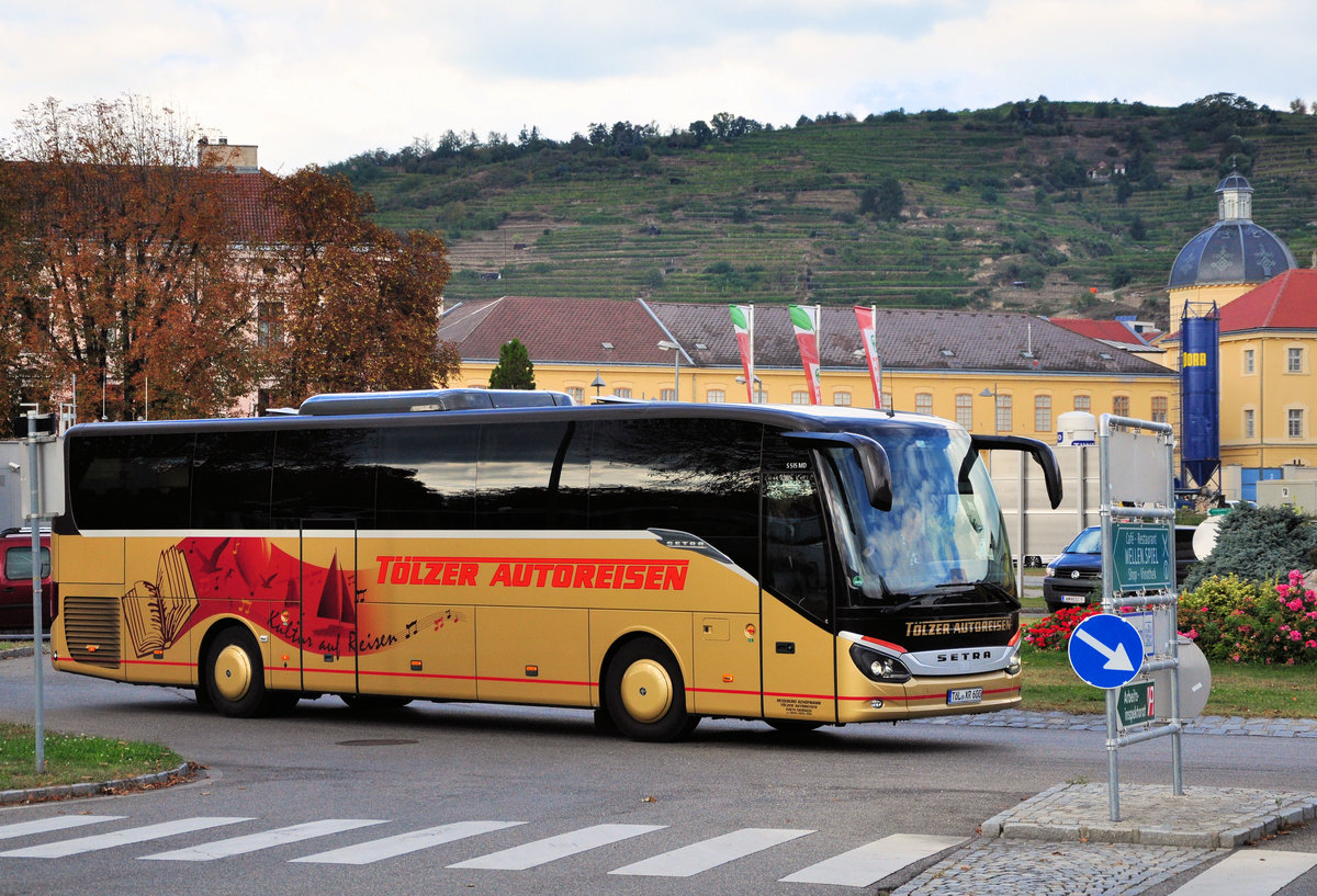 Setra 515 MD von Tölzer Autoreisen aus der BRD in Krems gesehen.