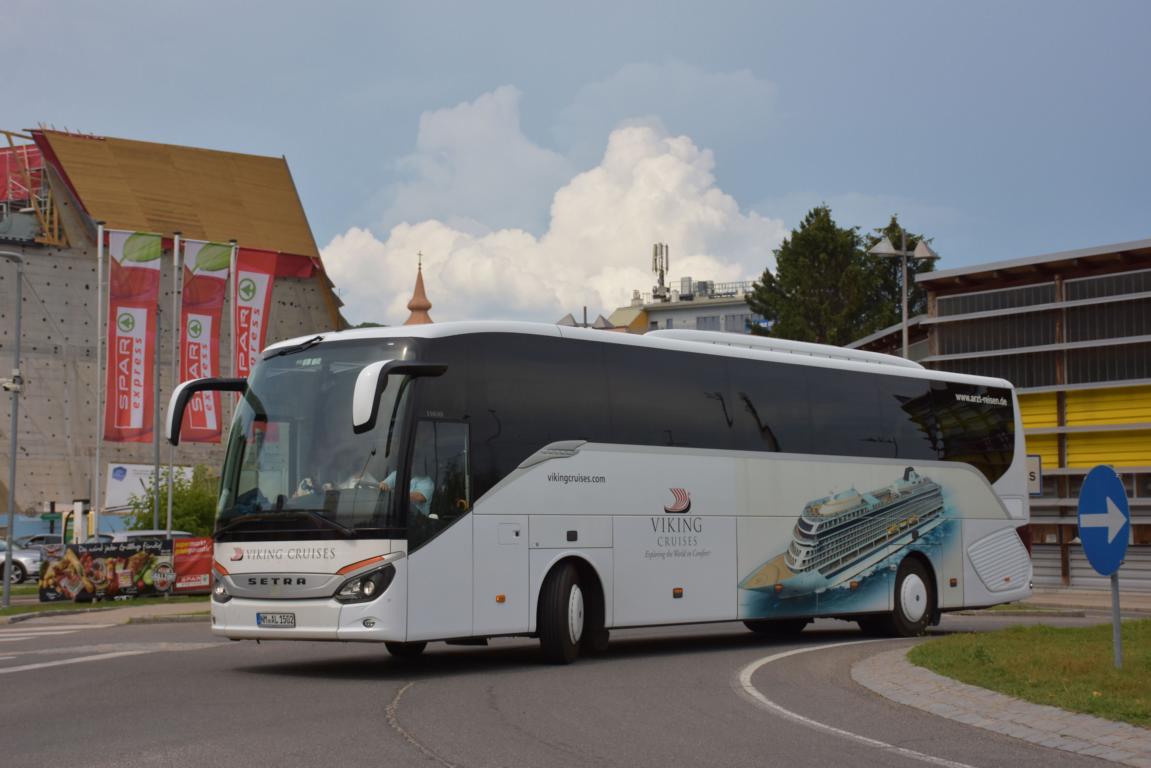 Setra 516 HD von Arzt Reisen aus der BRD 2018 in Krems.