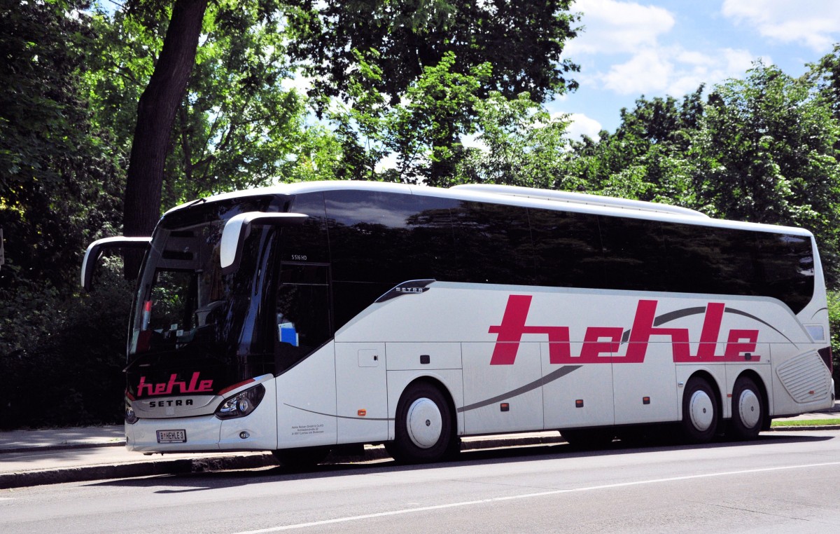 Setra 516 HD von HEHLE Reisen aus sterreich im Mai 2015 in Krems gesehen.