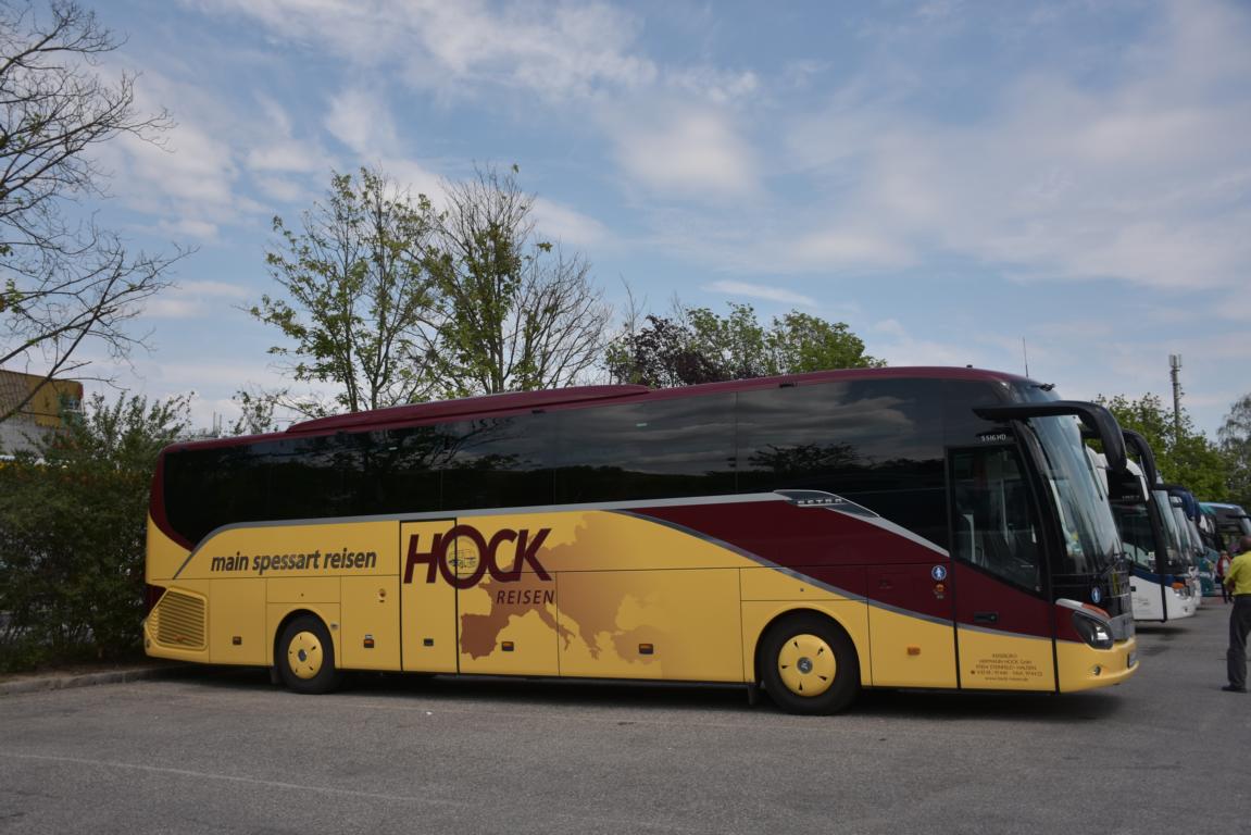 Setra 516 HD von Hock Reisen aus der BRD 2017 in Krems gesehen.