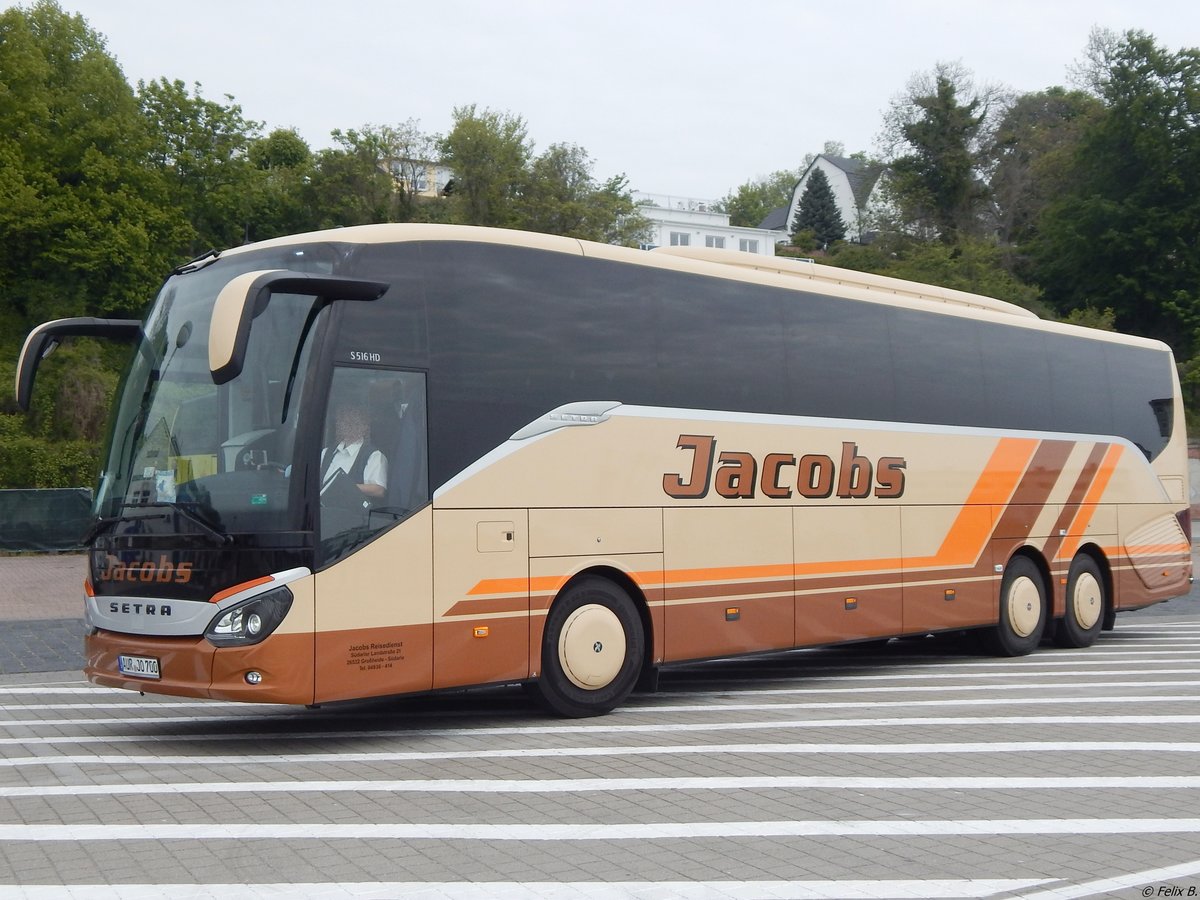 Setra 516 HD von Jacobs aus Deutschland im Stadthafen Sassnitz.