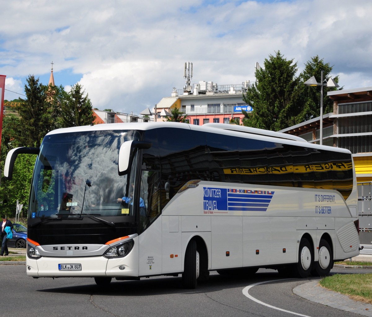 Setra 516 HD vom Knitzer Omnibusbetrieb aus der BRD im Juni 2015 in Krems.