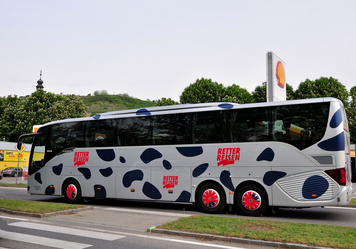 Setra 516 HD von Retter Reisen aus sterreich am 9.5.2015 in Krems.